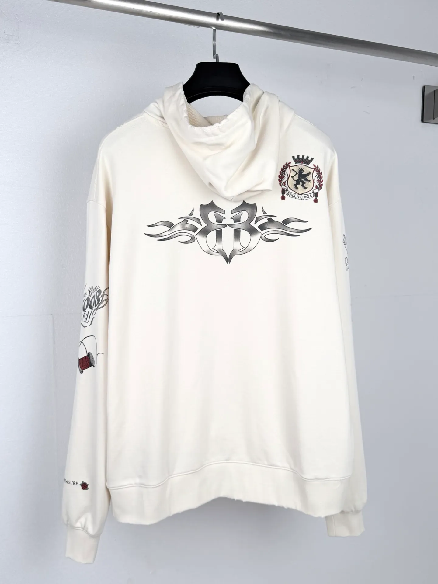 BALENCIAGA / Balenciaga 26SS TATTOO tattoo pattern hoodie sweatshirt Authentic 13400 purchased and developed, custom dyed 400g terry double-ply fleece sweatshirt fabric, matching ribs, digital direct printing, fabric enzyme washing, customized 1:1 trademark, loose fit Size: S M L XL
